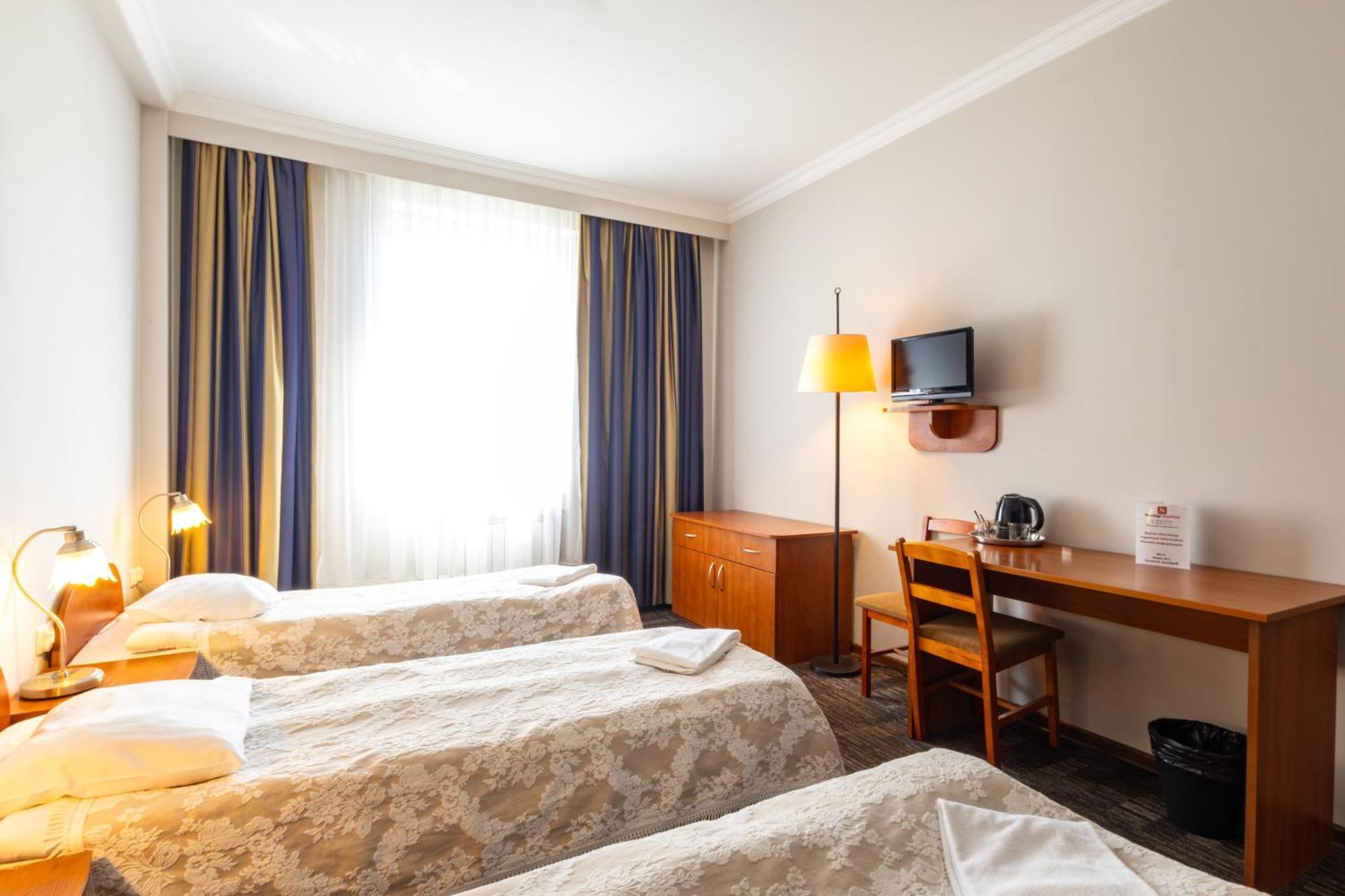 Noclegi Stadion Bed & Breakfast วอร์ซอ ภายนอก รูปภาพ