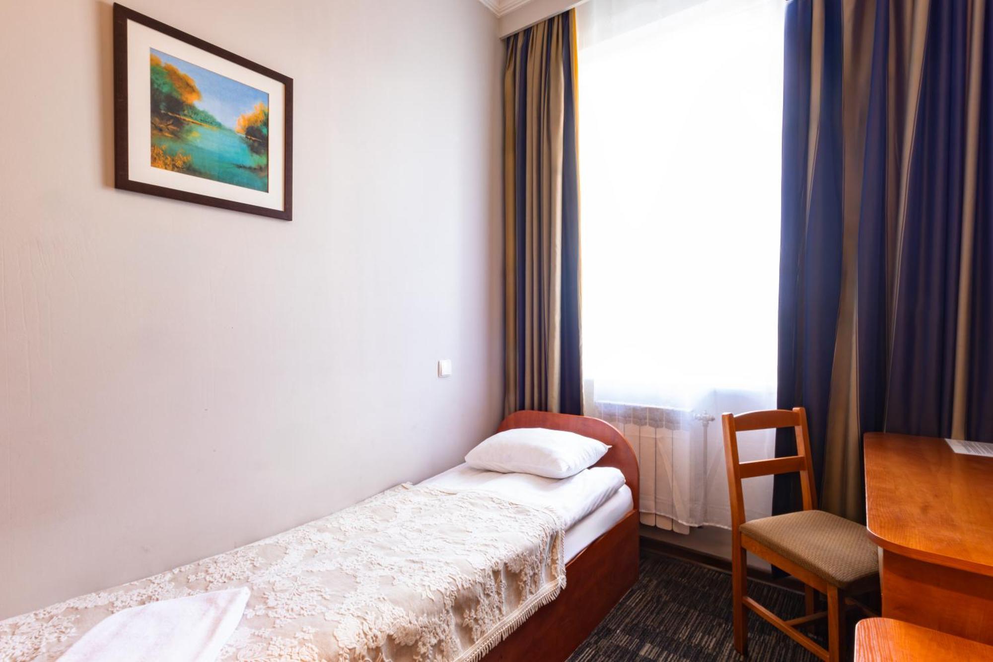 Noclegi Stadion Bed & Breakfast วอร์ซอ ภายนอก รูปภาพ