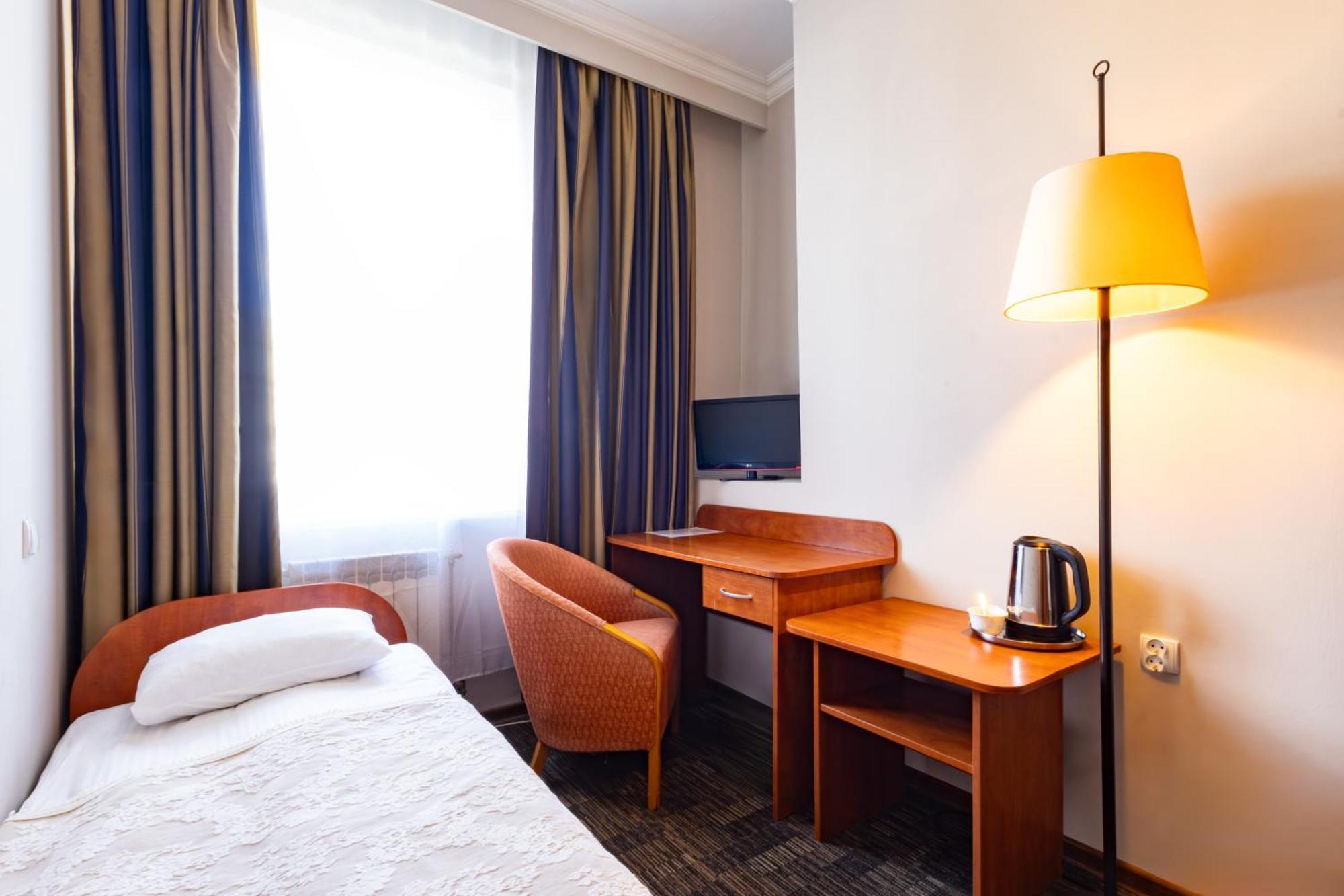 Noclegi Stadion Bed & Breakfast วอร์ซอ ภายนอก รูปภาพ