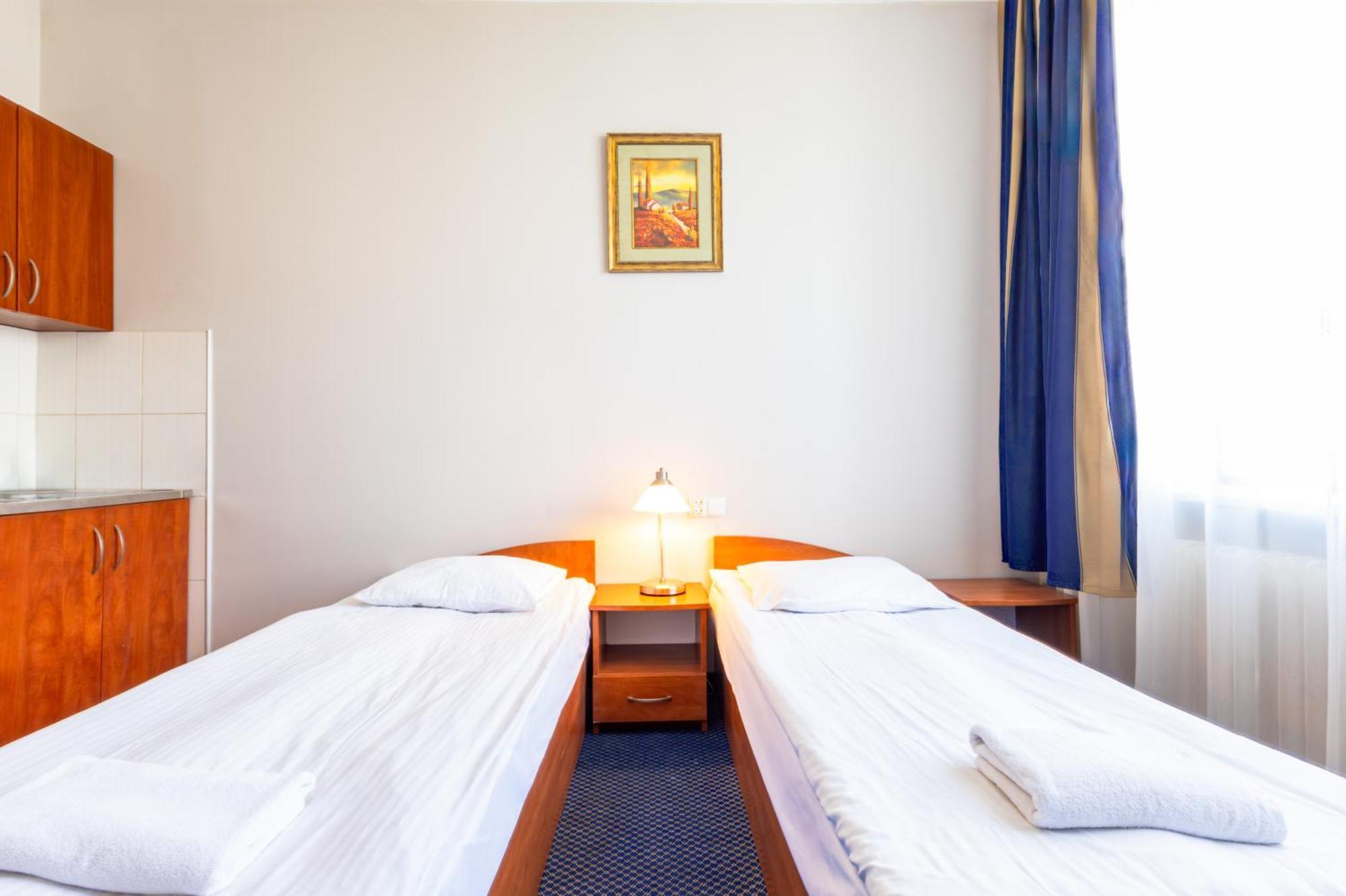 Noclegi Stadion Bed & Breakfast วอร์ซอ ภายนอก รูปภาพ