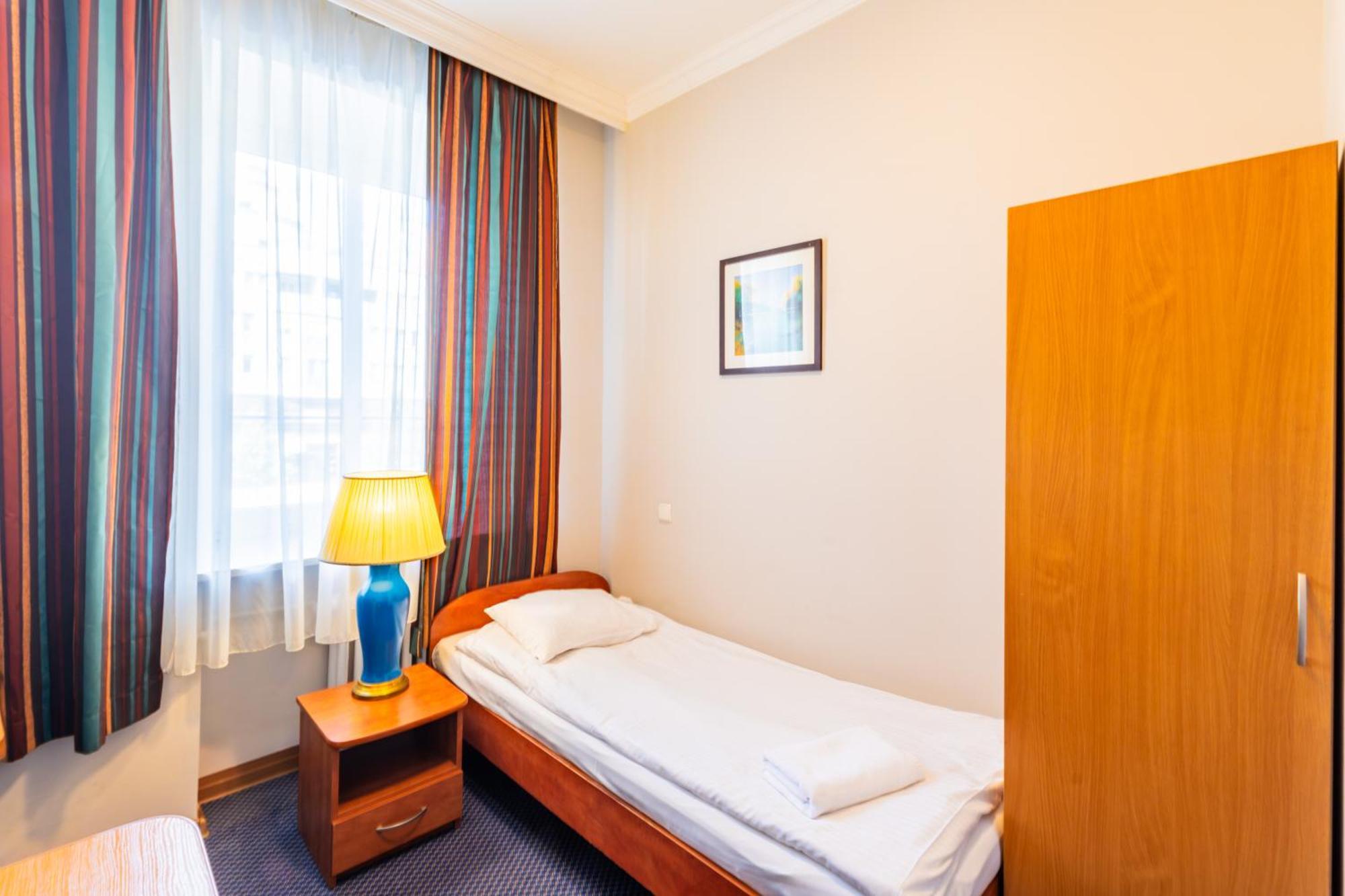 Noclegi Stadion Bed & Breakfast วอร์ซอ ภายนอก รูปภาพ