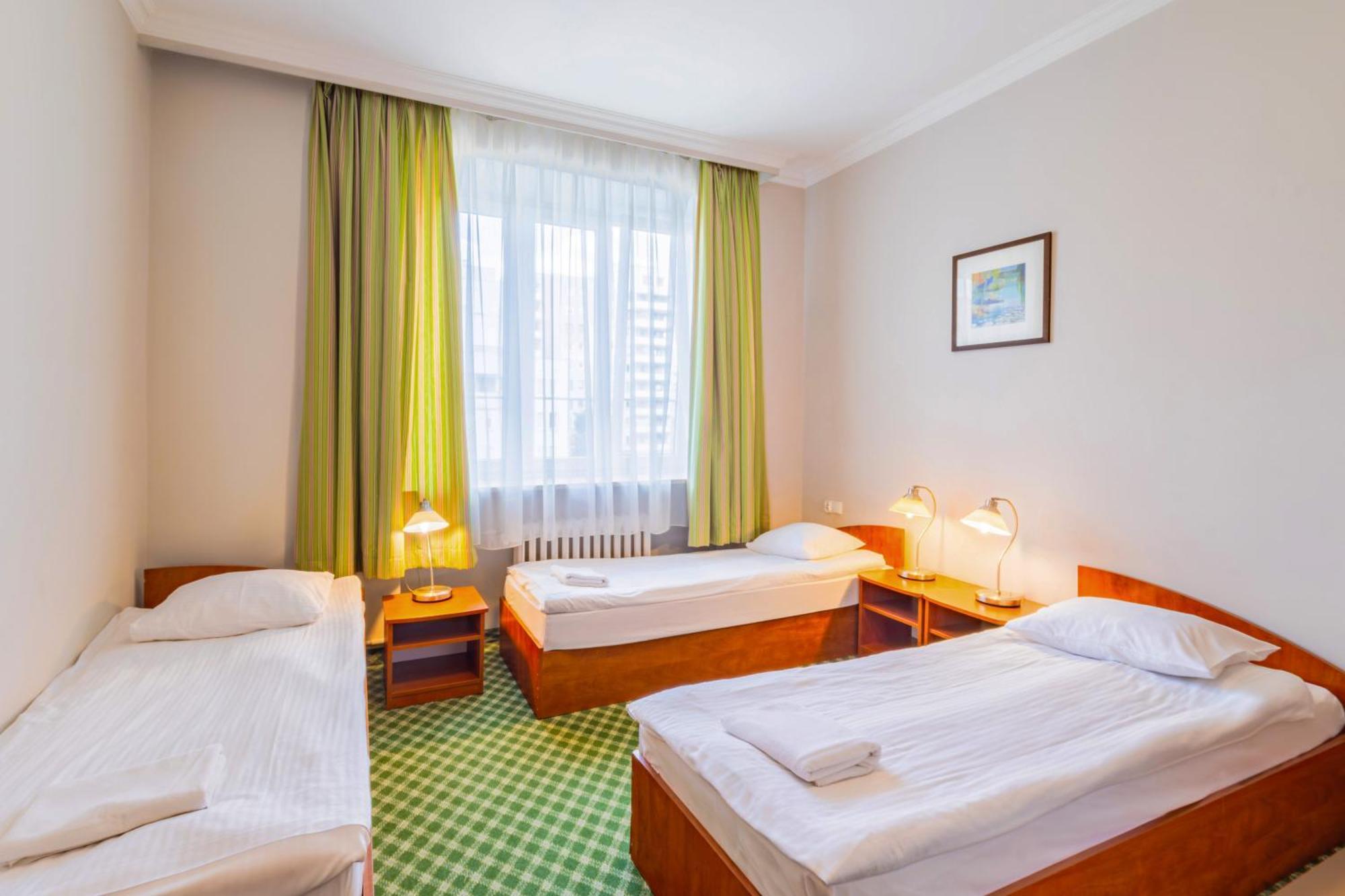 Noclegi Stadion Bed & Breakfast วอร์ซอ ภายนอก รูปภาพ