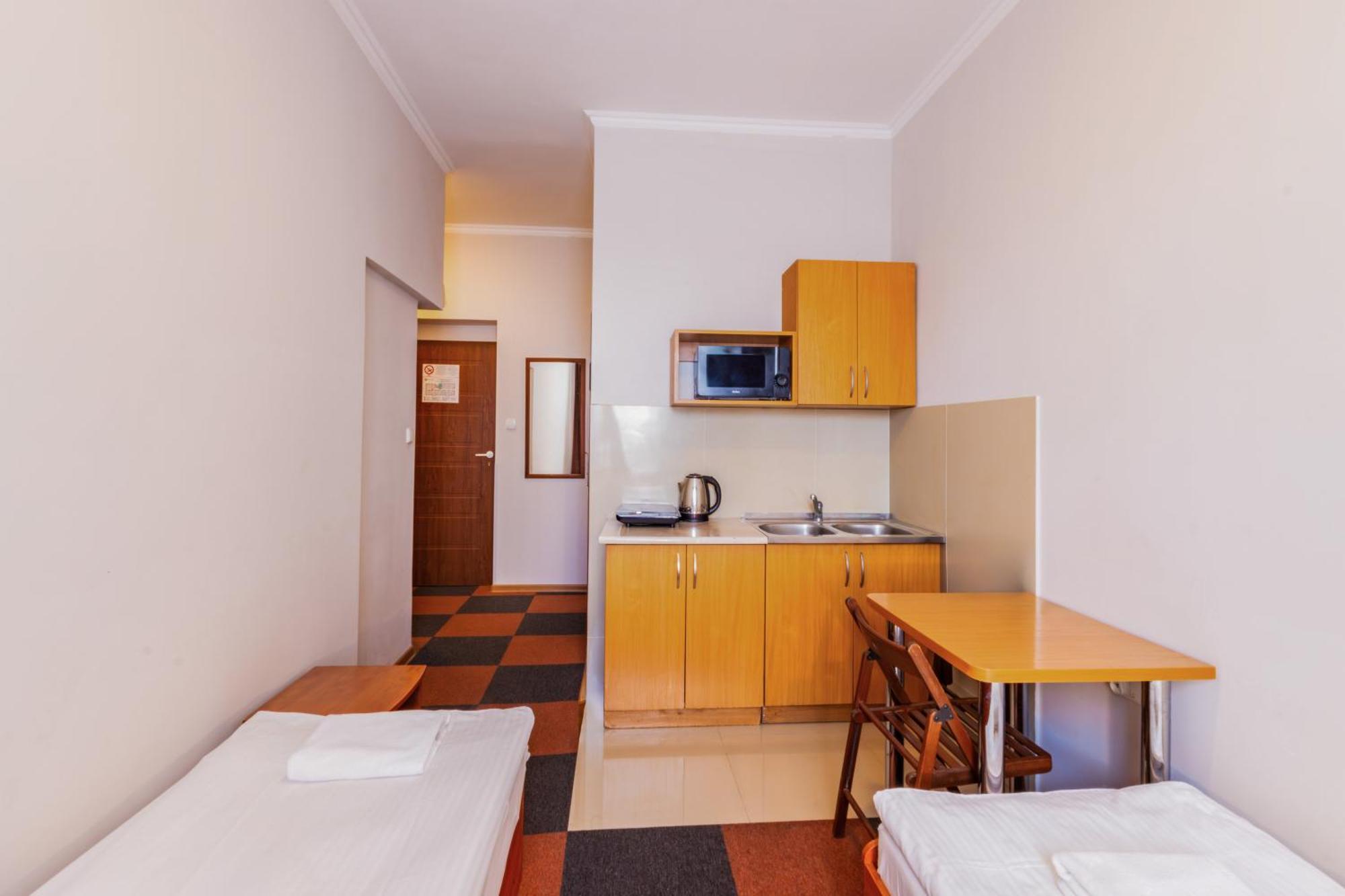 Noclegi Stadion Bed & Breakfast วอร์ซอ ภายนอก รูปภาพ
